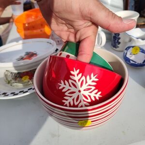 Set of 3 pottery Christmas bowls.